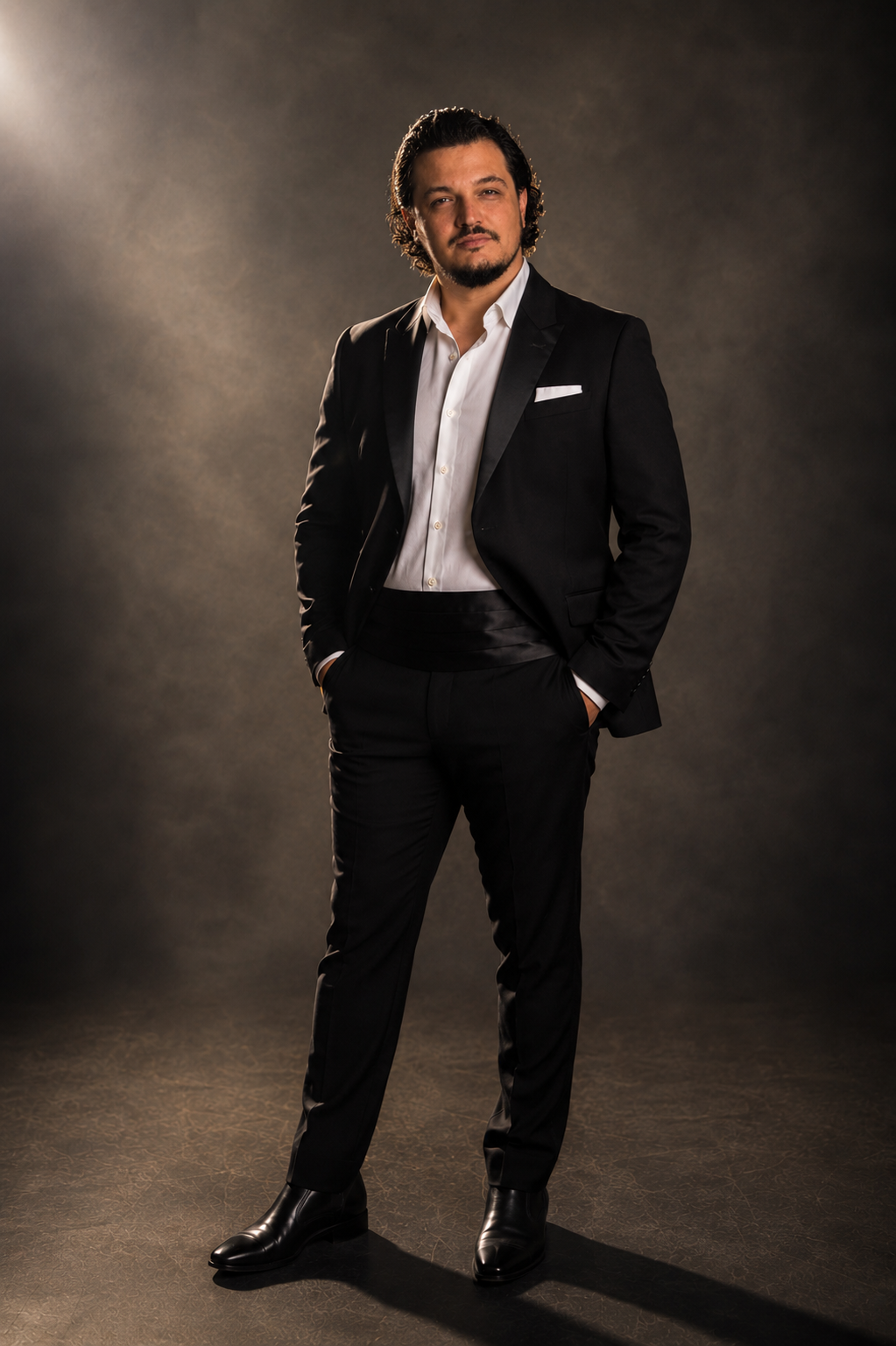 Arturo Moxica cuerpo completo